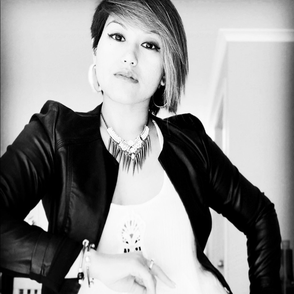 Meet your Posher, Ambermay